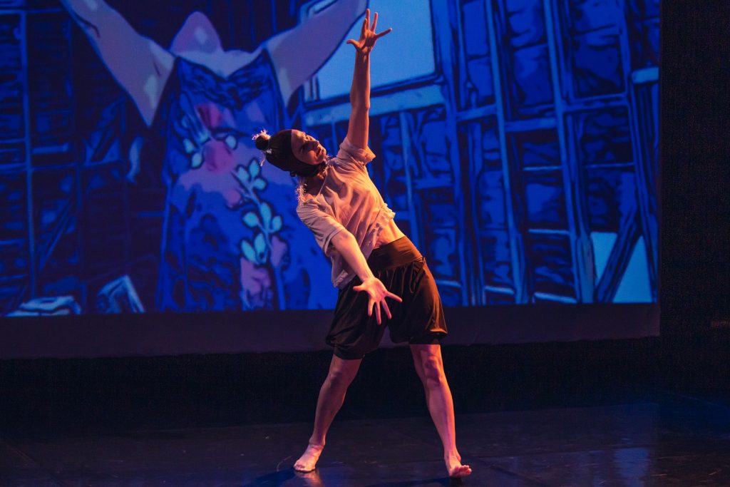 Piñata Dance Collective - Liz Boubion in "Cuatro Vientos" - Photo by Lex Ryan
