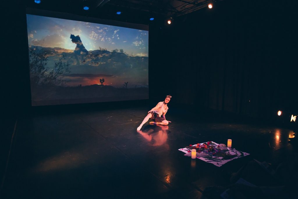 Piñata Dance Collective - Liz Boubion in "Cuatro Vientos" - Photo by Lex Ryan