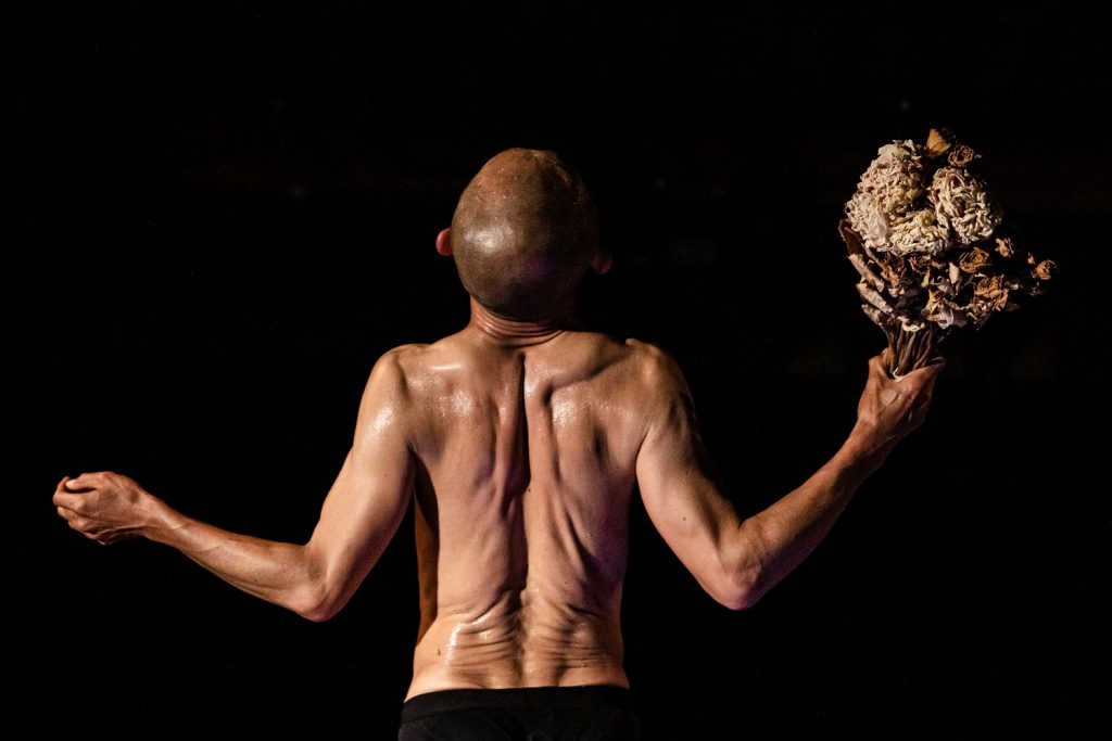 Oguri in "dance comes out of time" - Photo by Denise Leitner