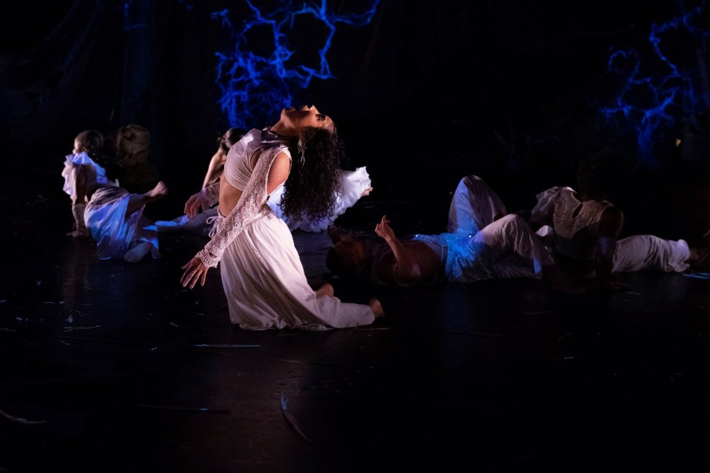 CONTRA-TIEMPO - Ruby Morales in "¡azúcar!" - Photo by Robert Davezac