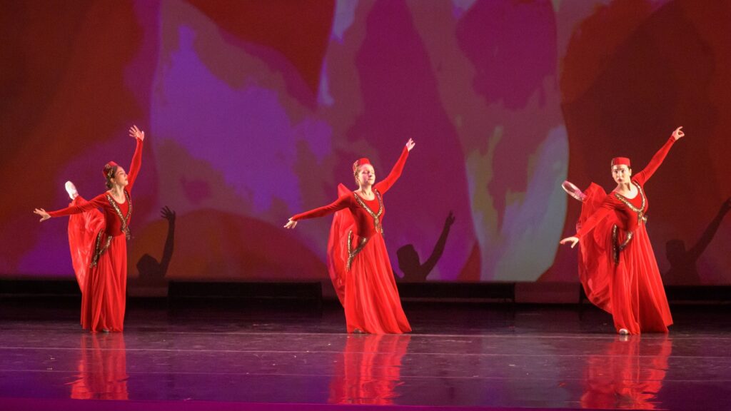 PBDT - Gayane (Lullaby), Choreography by Natasha Middleton - Dancers Alicia Khashaki, Aida Tonoyan, Nina Elmoyan - Photo by Tom Pease