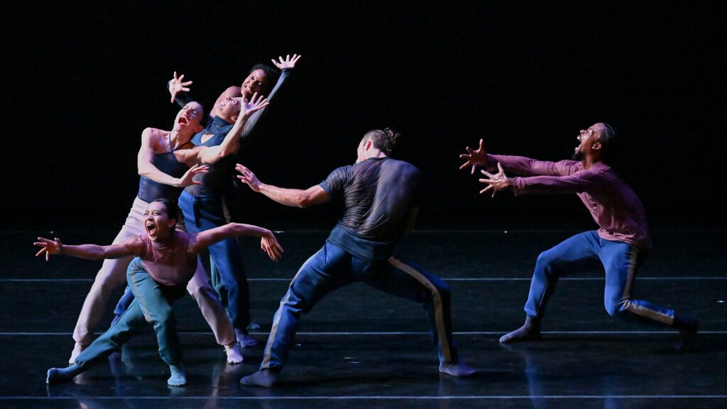 SNAP performed by BODYTRAFFIC: Katie Garcia, Pedro Garcia, Alana Jones, Tiare Keeno, Ty Morrison, Joan Rodriguez and Jordyn Santiago - Photo by Rob Latour/Shutterstock