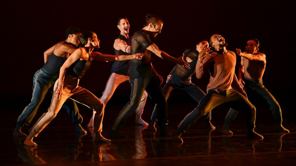 SNAP performed by BODYTRAFFIC: Katie Garcia, Pedro Garcia, Alana Jones, Tiare Keeno, Ty Morrison, Joan Rodriguez and Jordyn Santiago - Photo by Rob Latour/Shutterstock