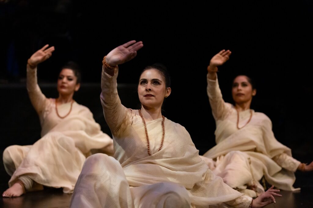 Leela Dance Collective with Salastina - Rukhmani Mehta (center) - California Festival: Encounters with Beauty - Photo by Margo Moritz.