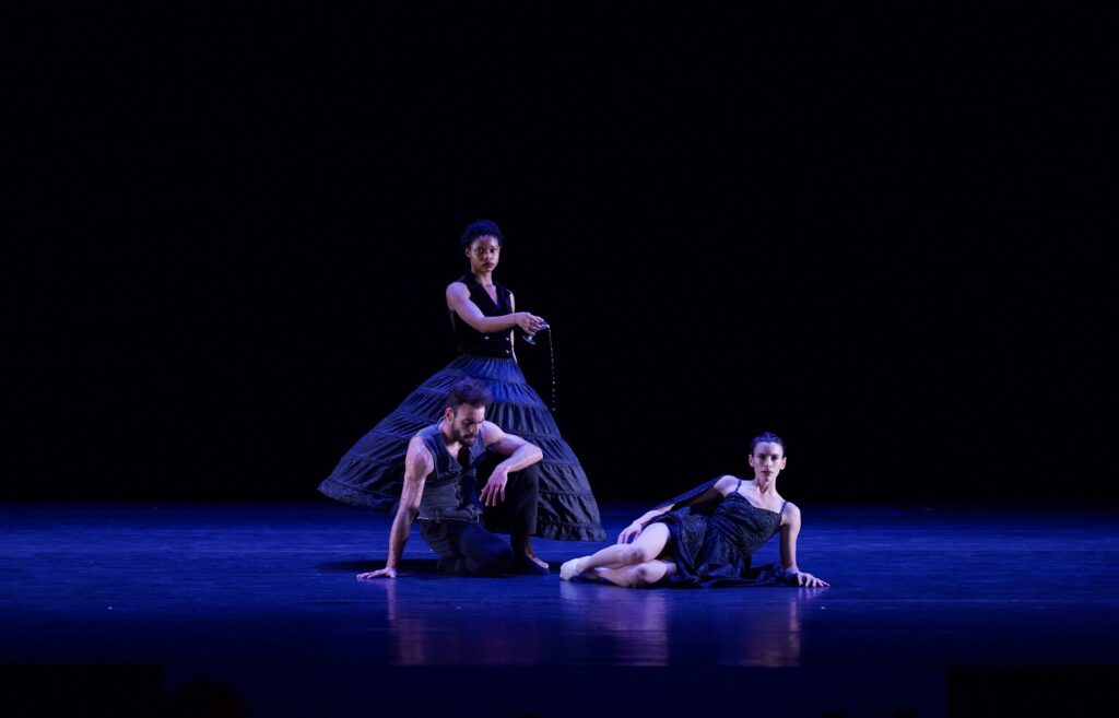 BODYTRAFFIC - "A Million Voices" choreography by Matthew Neenan - Photo by Guzman. 