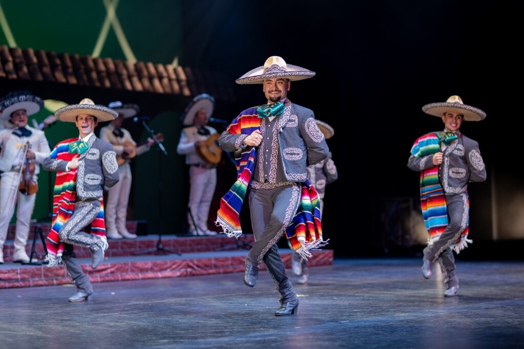 Ballet Folklórico de Los Ángeles and Mariachi Garibaldi de Jaime Cuéllar perform in "Nochebuena A Christmas Spectacular" - Photo by Luis Luque, Luque Photography.