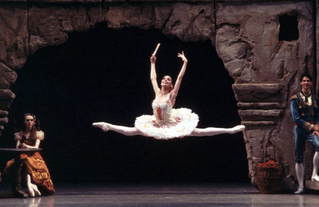 Susan Jaffe as Kitri in "Don Quixote" - Photo: MIRA.