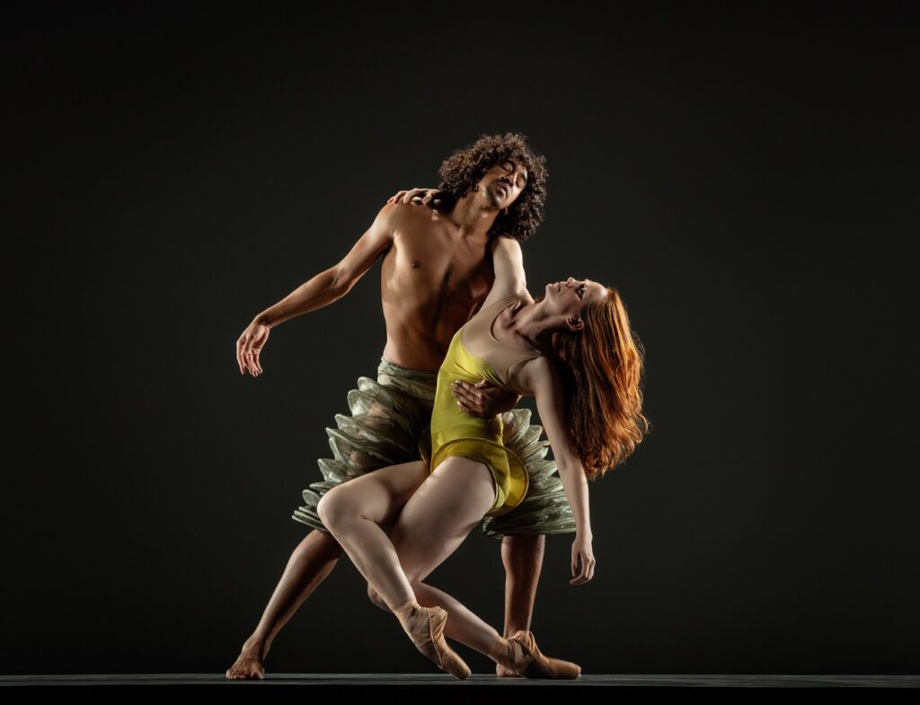 Alonzo King LINES Ballet - Dancers Shuaib Elhassan and Madeline DeVries - Photo © RJ Muna