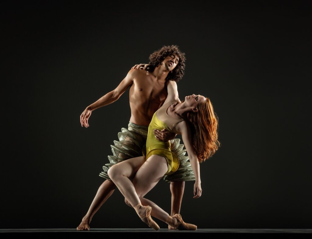 Alonzo King LINES Ballet - Dancers: Shuaib Elhassan and Madeline DeVries - Photo: ©RJ Muna