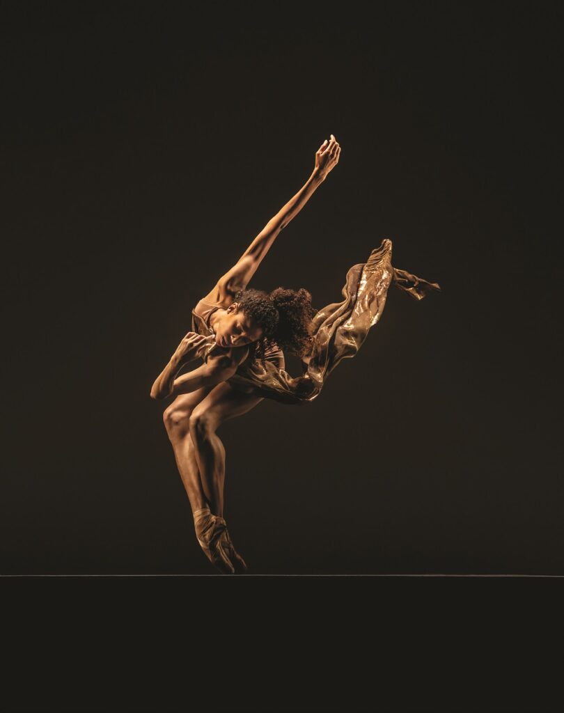 Alonzo King LINES Ballet - Dancer Adji Cissoko - Photo © RJ Muna