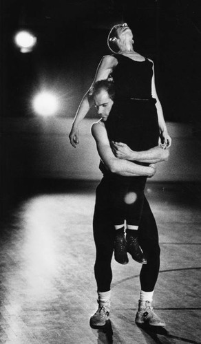 Walter Kennedy, Mary Jane Eisenberg - Accumulated Assumptions Going Up, Mary Jane Eisenberg Dance Company - Photo by Javier Mendoza