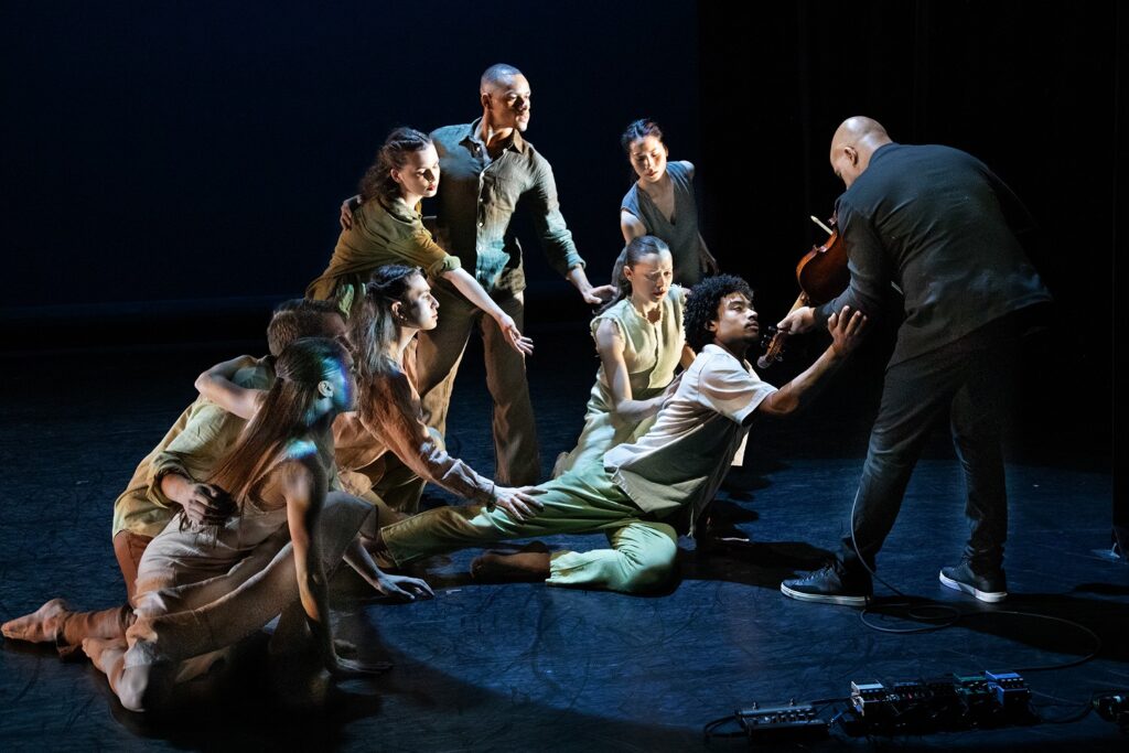 Buglisi Dance Theatre in "Iluminations" - Guest Daniel Bernard Roumain, violin - Photo (c) Kristin Lodoen.