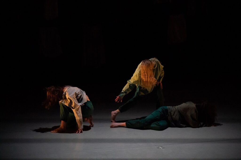 Anna Burke, Agata Grzelak, Julia McCullock in Derion Loman's "Dirty Laundry" - Photo by John Suhar