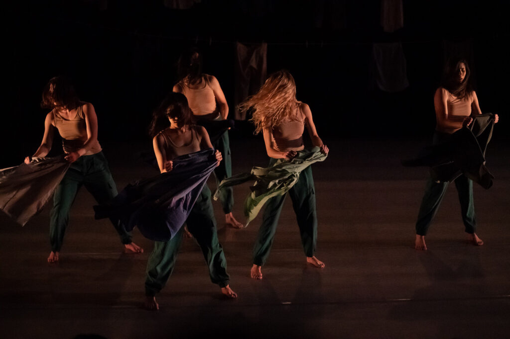 Dacia Biletnikoff, Anna Burke, Ashley Cook, Julia McCullock, Agata Grzelak in Derion Loman's "Dirty Laundry" - Photo by John Suhar