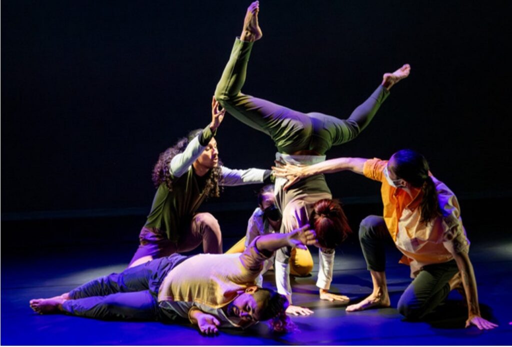 Pennington Dance Group in Tilting Ground - Dancers Becky Chang, Jeremy Hahn, Danae McWatt, Andrew Palomares, Edwin Siguenza - Photo by Taso Papadakis