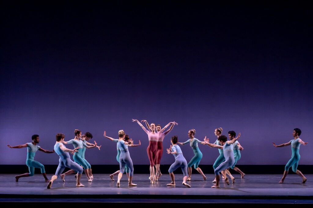 Los Angeles Ballet in Melissa Barak's "Cylindrical Forces" - Photo by Cheryl Mann.