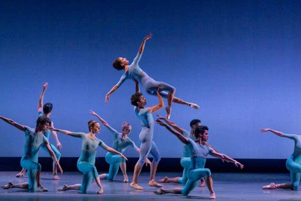 Los Angeles Ballet - Santiago Paniagua and Sara Renda with ensemble in Melissa Barak's "Cylindrical Forces" - Photo by Cheryl Mann.