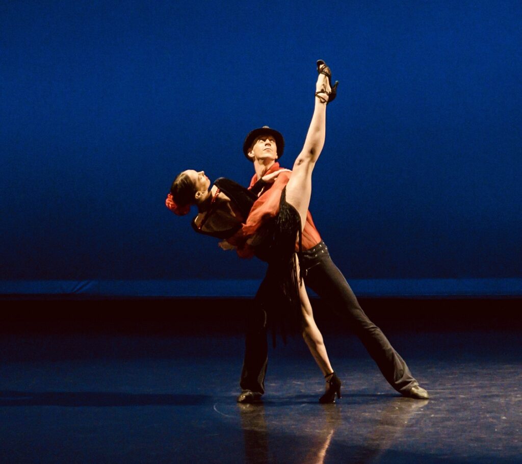 Jose Costas Contempo Ballet - Dancers Aoi Aihara and Aaron Dirickson - Photo by Dan Hopkinson.