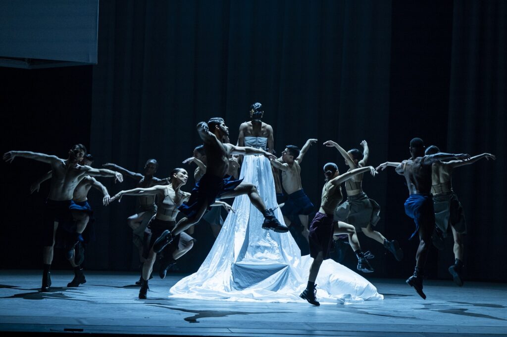 Ballet Hispánico in "Doña Peron" Choreography by Annabelle Lopez Ochoa - Photo by Paula Lobo.