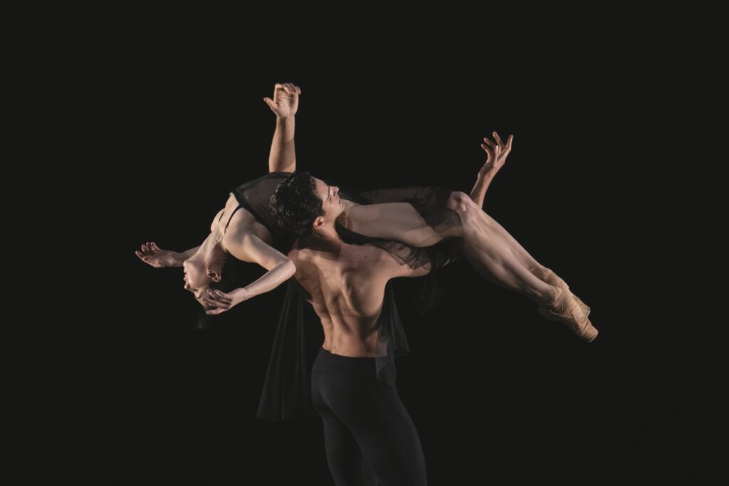 Natalia Osipova and Reece Clarke in "Woolf Works" by Wayne McGregor - Photo ©2023 ROH. Photographed by Andrej Uspenski.