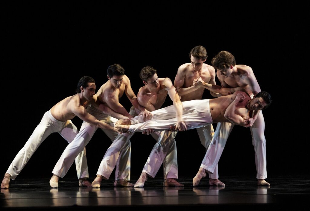 Pacific Northwest Ballet company dancers in Twyla Tharp’s "Sweet Fields" - Photo © Angela Sterling.