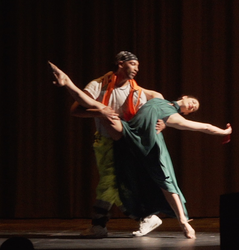 Louise Reichlin & Dancers in "Metro Transformation" - Choreography by Louise Reichlin - Dancers McKnnly Moren and Jill Elaine Collins - Photo courtesy of the company.