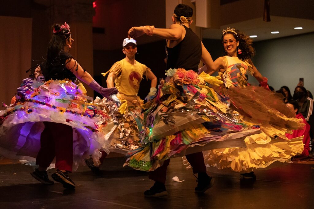 Primera Generación Dance Collective - Photo by Jonathan Godoy.