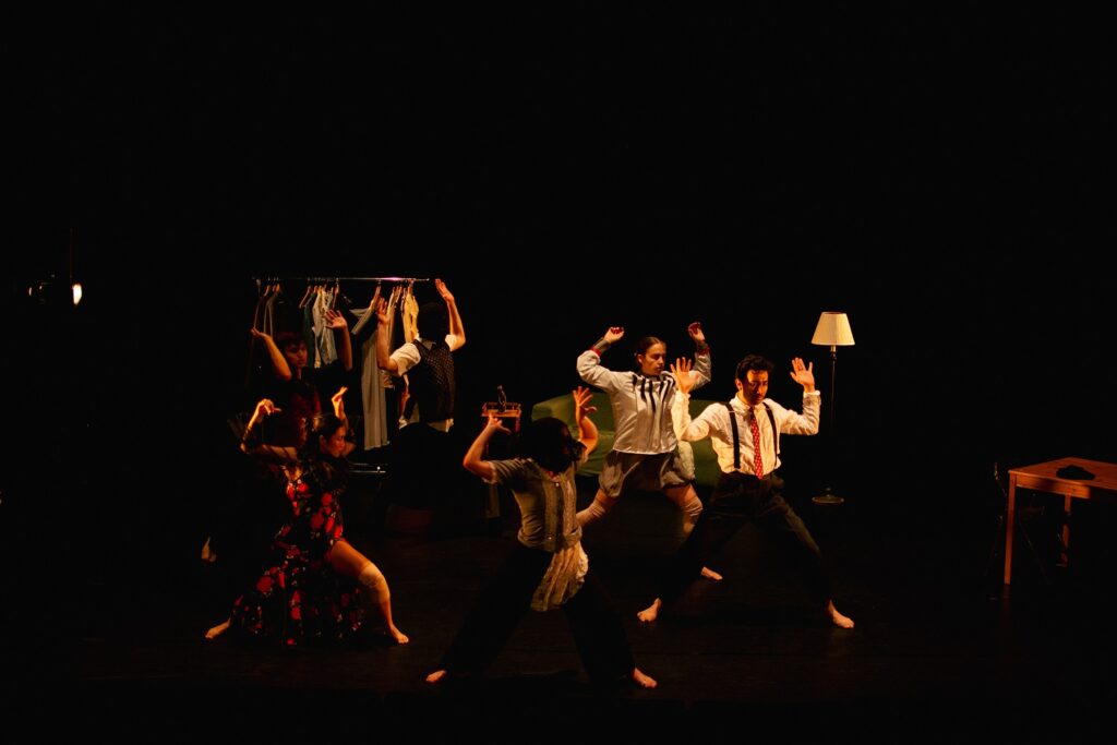 Chelsea Roquero, Orlando Agawin, Tobias Echeverria, Krystal Masteller, Jen Lacy, and Kaia Makihara in "Circle of 5ths" by hasten dance Chelsea Roquero and Krystal Masteller - Photo by Hope Spears.