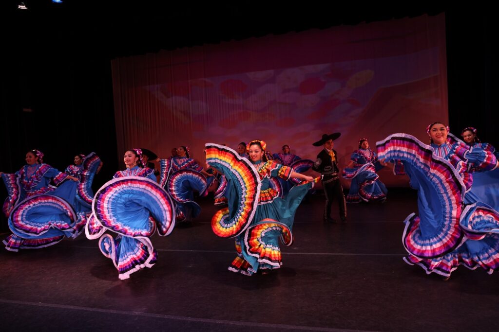 Relámpago del Cielo* Grupo Folklórico - Viaje Por Mexico - Photo courtesy of the company.