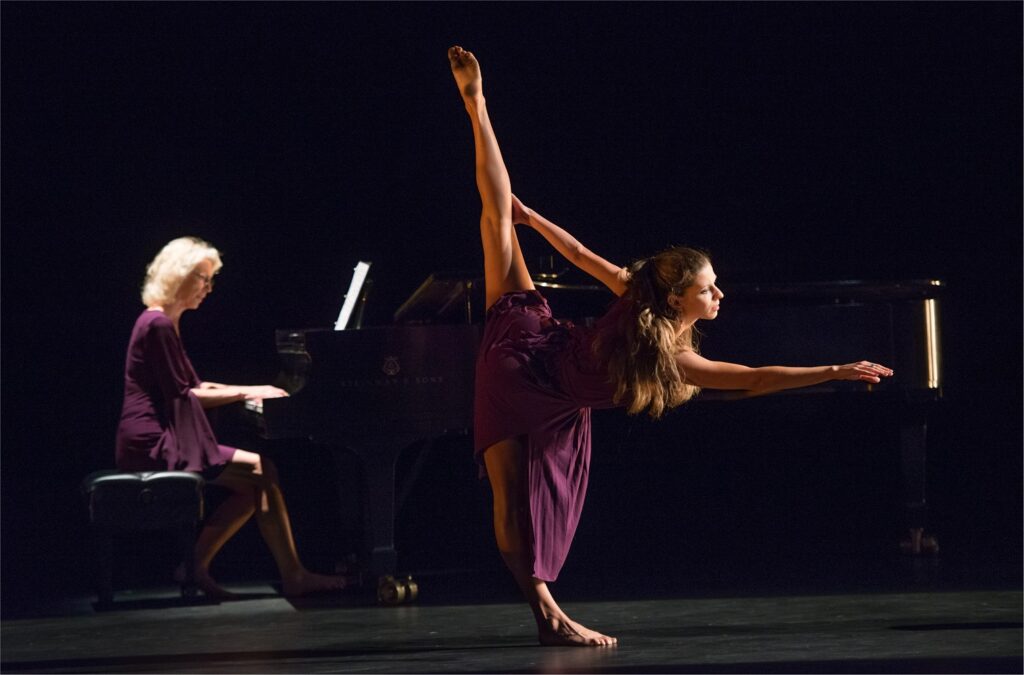 CSU, Northridge Dance and Kinesiology - Photo by Lee Choo.