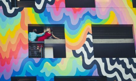 Vibrant LA Art Dances
