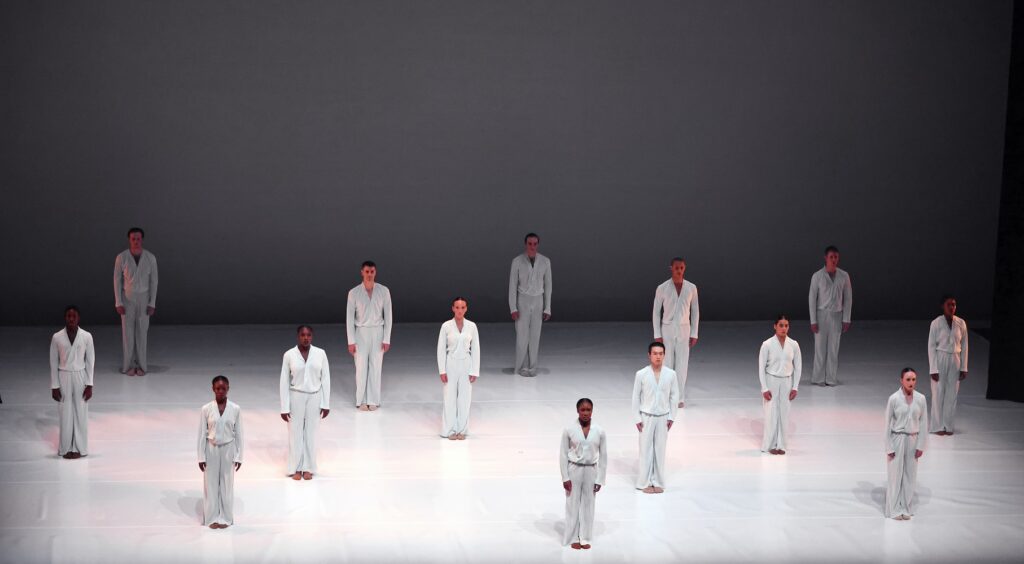 Hubbard Street Dance Chicago in "return to patience" choreography by Aszure Barton - Musco Center Photo by Karen Tapia.