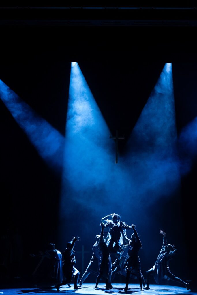 Vuyani Dance Theatre in Cion: "Requiem of Ravel’s Bolér" by Gregory Maqoma - Photo by Jason Williams courtesy of CAP UCLA.