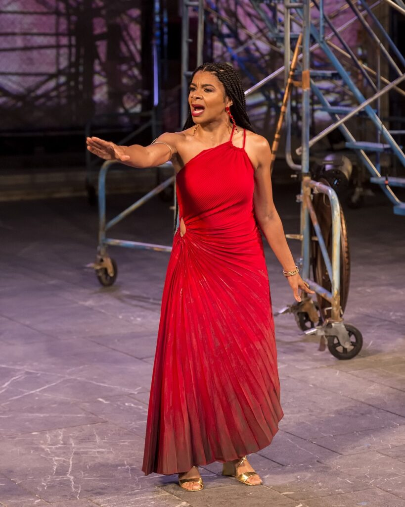 Andrea Patterson as Helen - Photo: © Craig Schwartz Photography.
