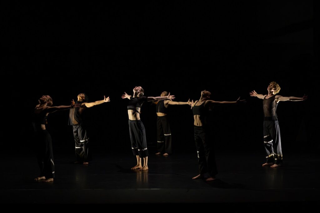 LACDC in "The Weight of Water" by Mario Glez - Photo by Taso Papadakis.