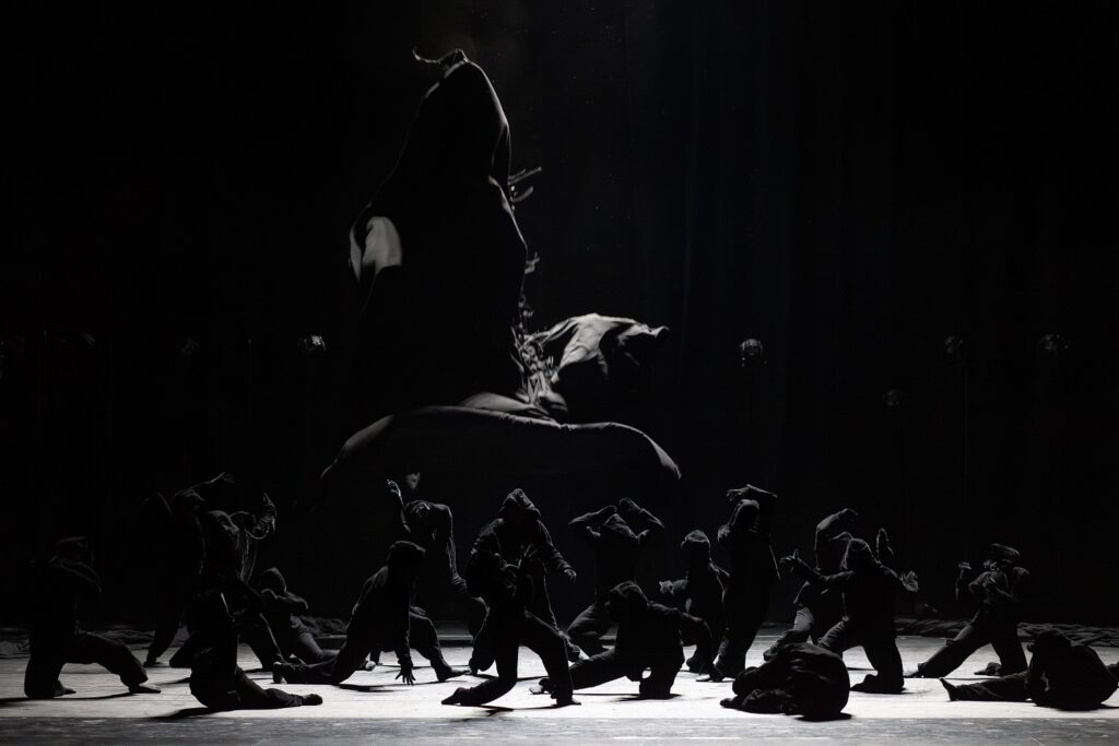 Artists of Ballet BC and Arts Umbrella Dance in "Frontier" by Crystal Pite - Photo by Luis Luque, Luque Photography.