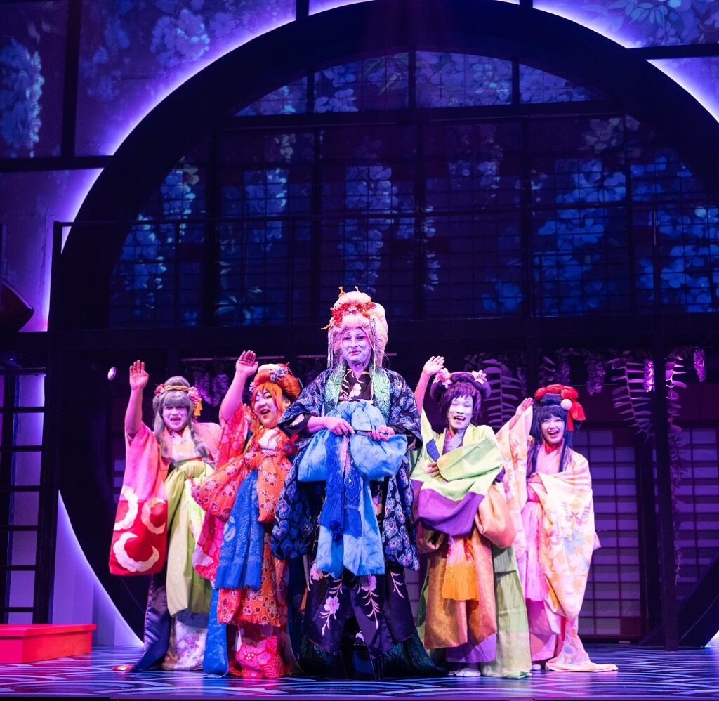 Sittichai Chaiyahat, Nina Kasuya, Aric Martin, Kit DeZolt, and Gemma Pedersen performing “Welcome to Kanagawa.” Photo by Teolindo.
