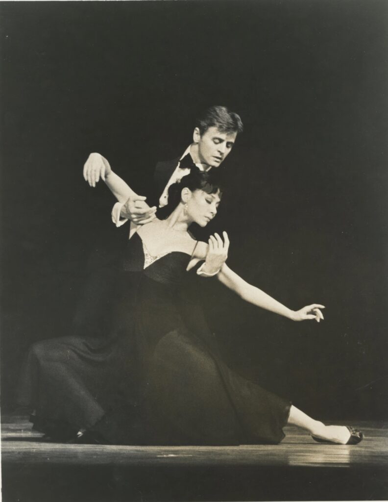 Mikhail Baryshnikov and Elaine Kudo in Twyla Tharp's Sinatra Songs - Photo courtesy of the artists.