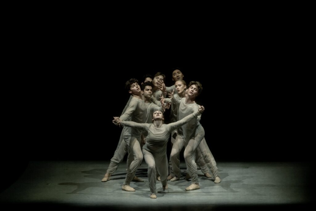 Los Angeles Ballet ensemble in "Memoryhouse" by Melissa Barak - Photo © Cheryl Mann.