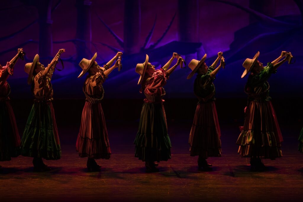 Ballet Folkórico de México de Amalia Hernández - Photo by Luis Luque, Luque Photography.