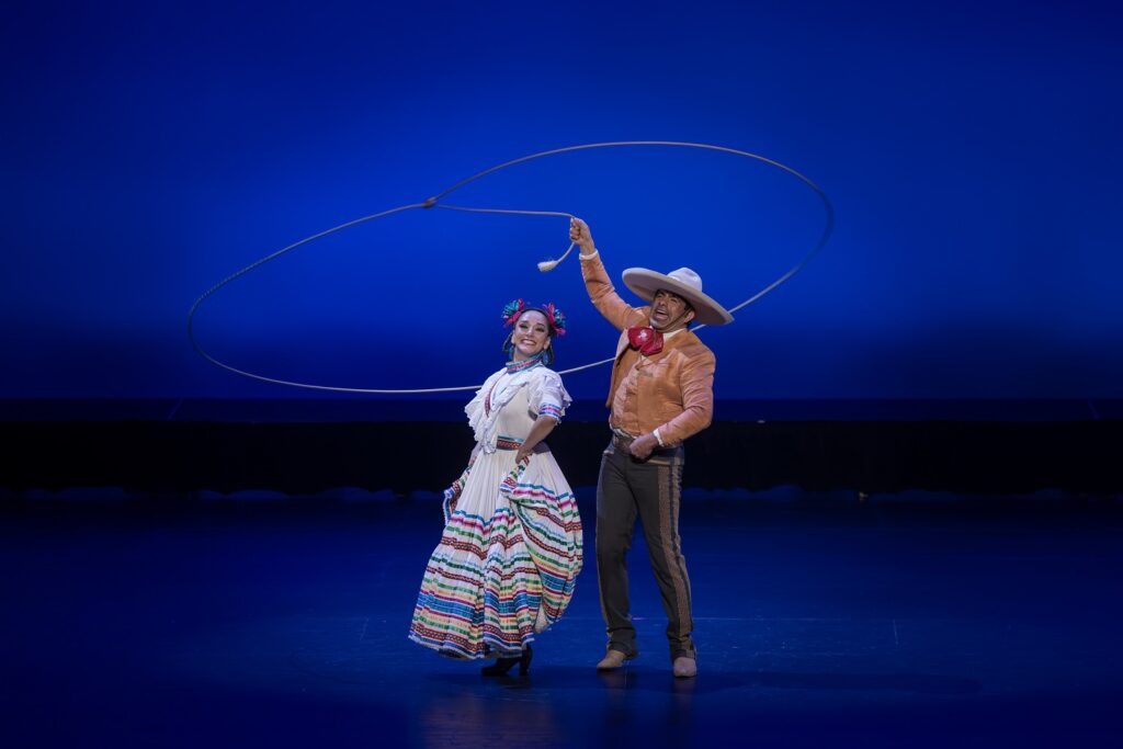 Ballet Folkórico de México de Amalia Hernández - Photo by Luis Luque, Luque Photography.