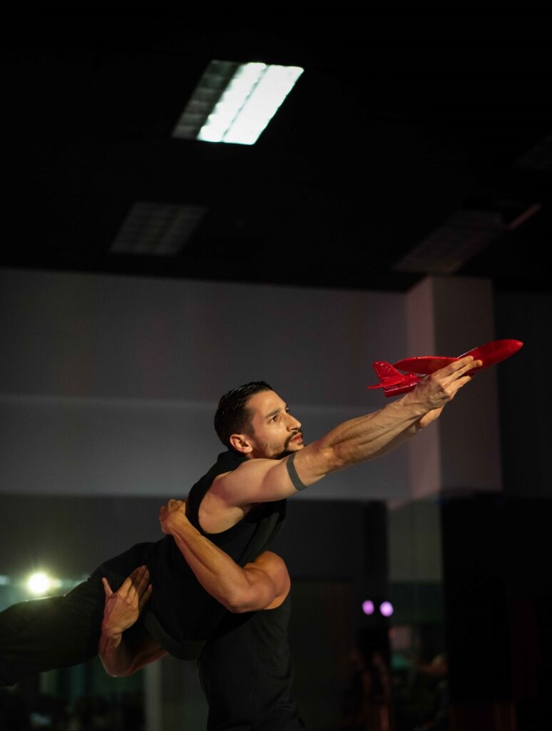 BODYTRAFFIC - "Mayday"choreography by Trey McIntyre - Photo by Guzmán Rosado.