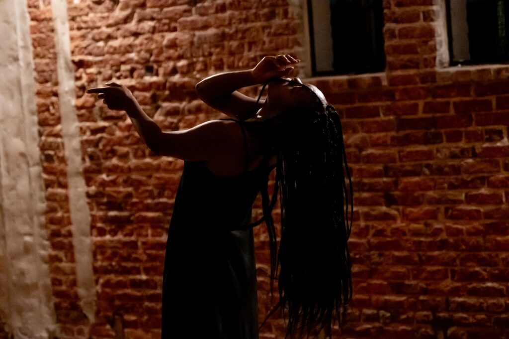 Jessica Emmanuel in "AREITO" by Rosanna Tavarez - Photo © Cheryl Mann.