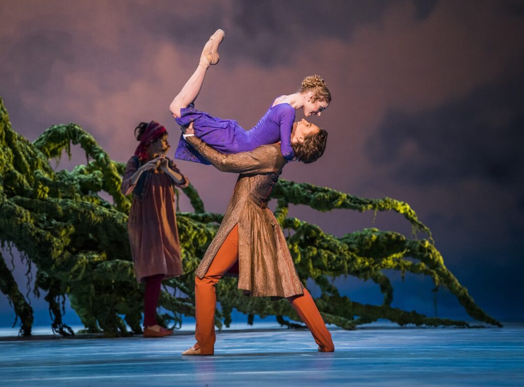 Sarah Lamb and Vadim Muntagirov in Royal Ballet's "The Winter's Tale" choreography by Christopher Wheeldon - Photo ©Tristram Kenton, courtesy of SCFTA.