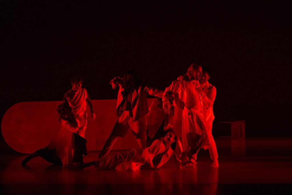 Backhausdance - in "Disordered Imagination" by Jesse Lee Thorne - Photo by Adrien Padilla.