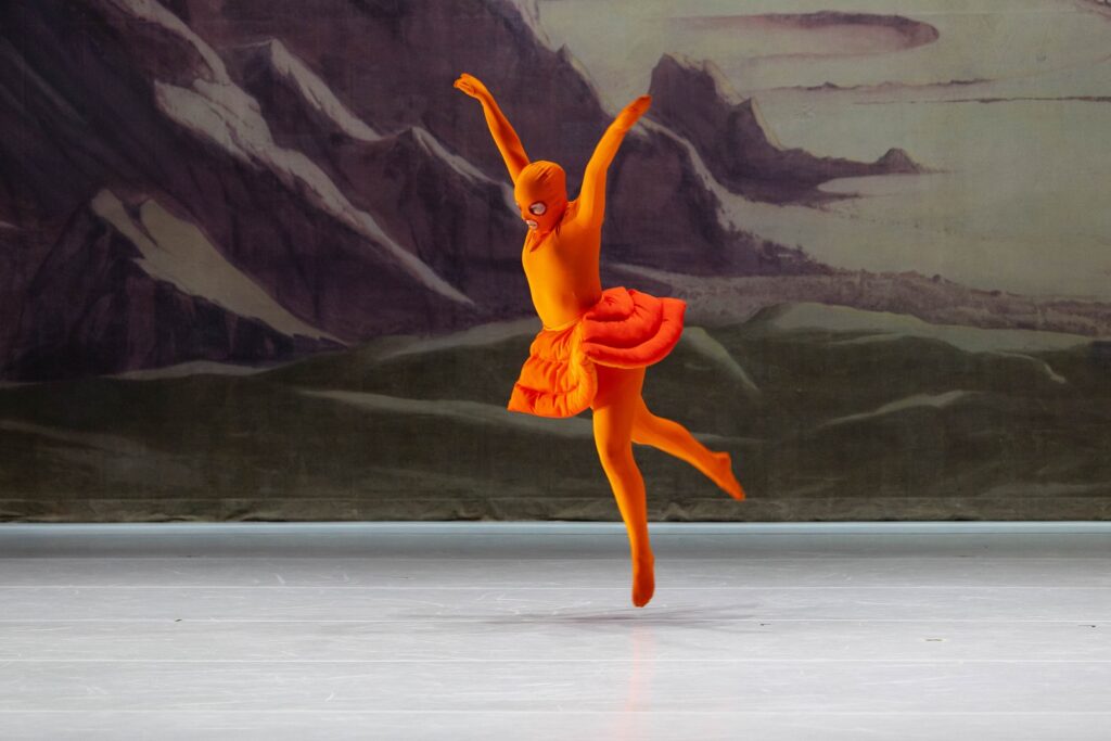 Backhausdance - Moon Party (Lunar Soiree) by Bret Easterling - Photo by Adrien Padilla.