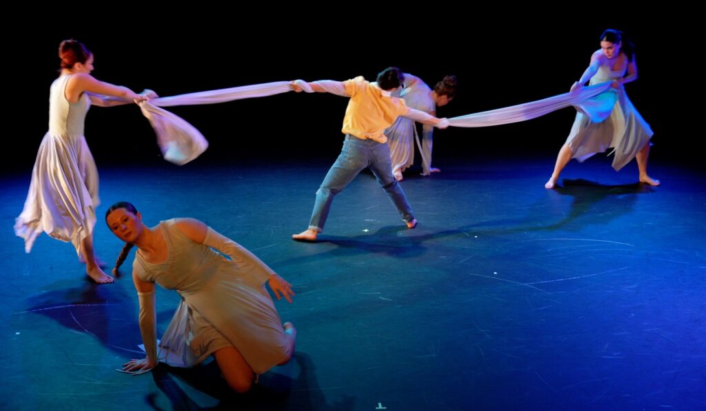 "Off the Path" – Lauren Gold & Emily Wallace on the floor & (l to r) Dakota Merritt, Sarah Chan, Dalya Modlin - screenshot by Dean Wallraff.