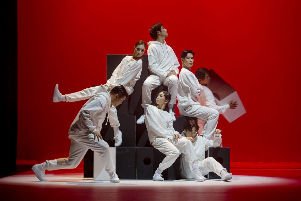 National Korean Dance Company in "Seven Beats" - Photo courtesy of KCCLA.
