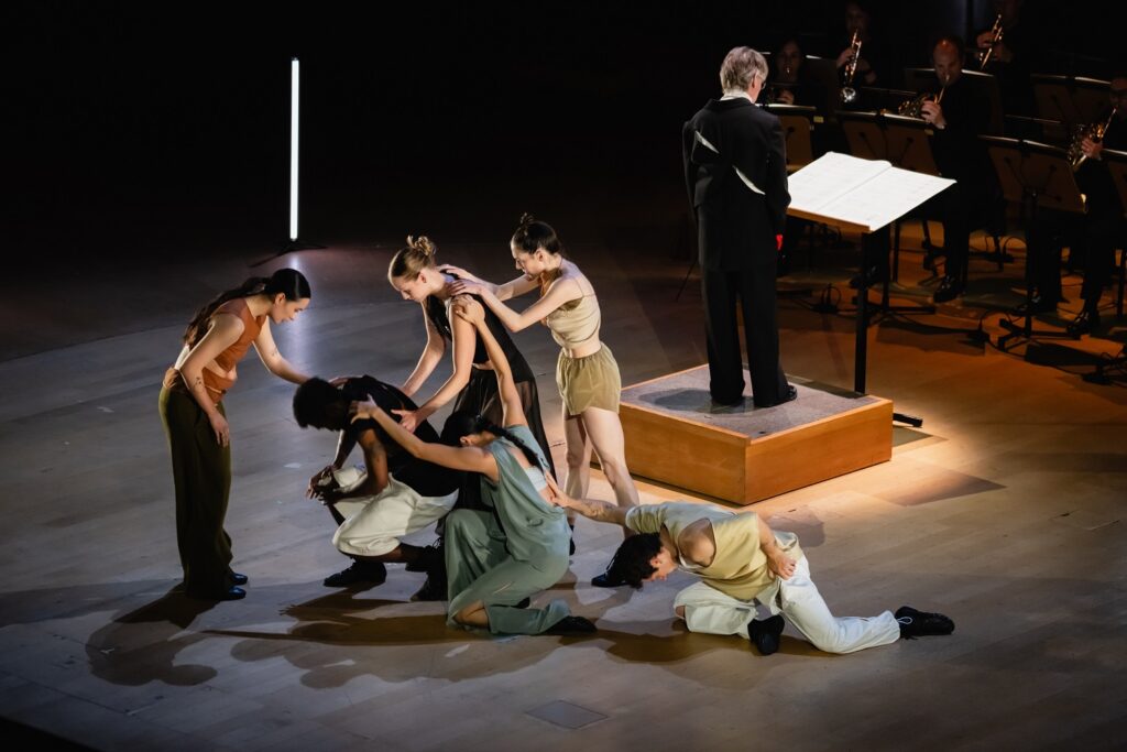 Benjamin Millipied's "Rituel" with the LA Phil - Dancers: Audrey Sides, Jeremy Coachman, Hope Spears, Courtney Conovan, Daphne Fernberger, Lorrin Brubaker - Conductor: Esa-Pekka Salonen - Photo by Farah Sosa, provided courtesy of the LA Phil. L.A. Dance Project.