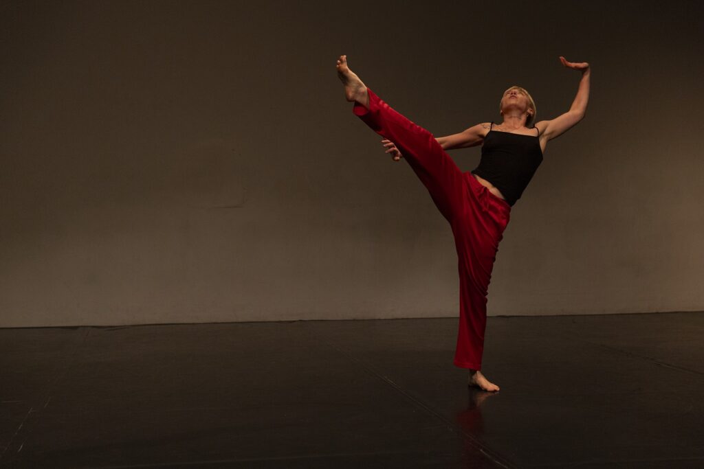 LADF - Gretchen Ackerman in "feminine, greed, rage, whatever" by Mallory Fabian - Photo by Don Q. Hannah.